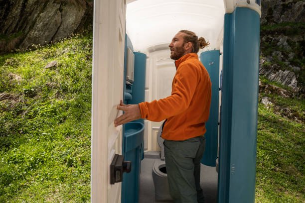 Best Portable restroom trailer rental  in Omaha, TX